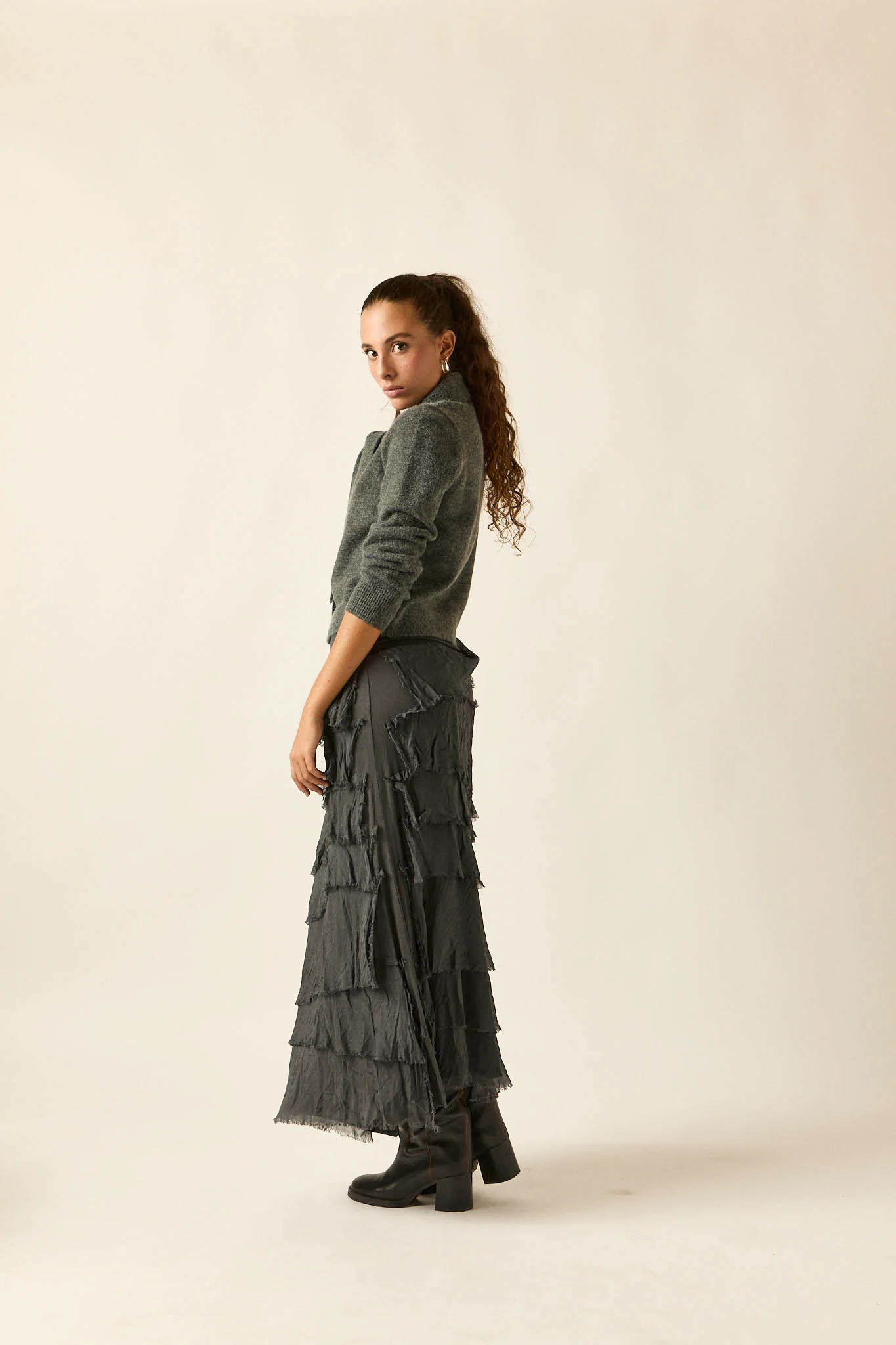 Falda larga de volantes gris antracita - Imagen 6