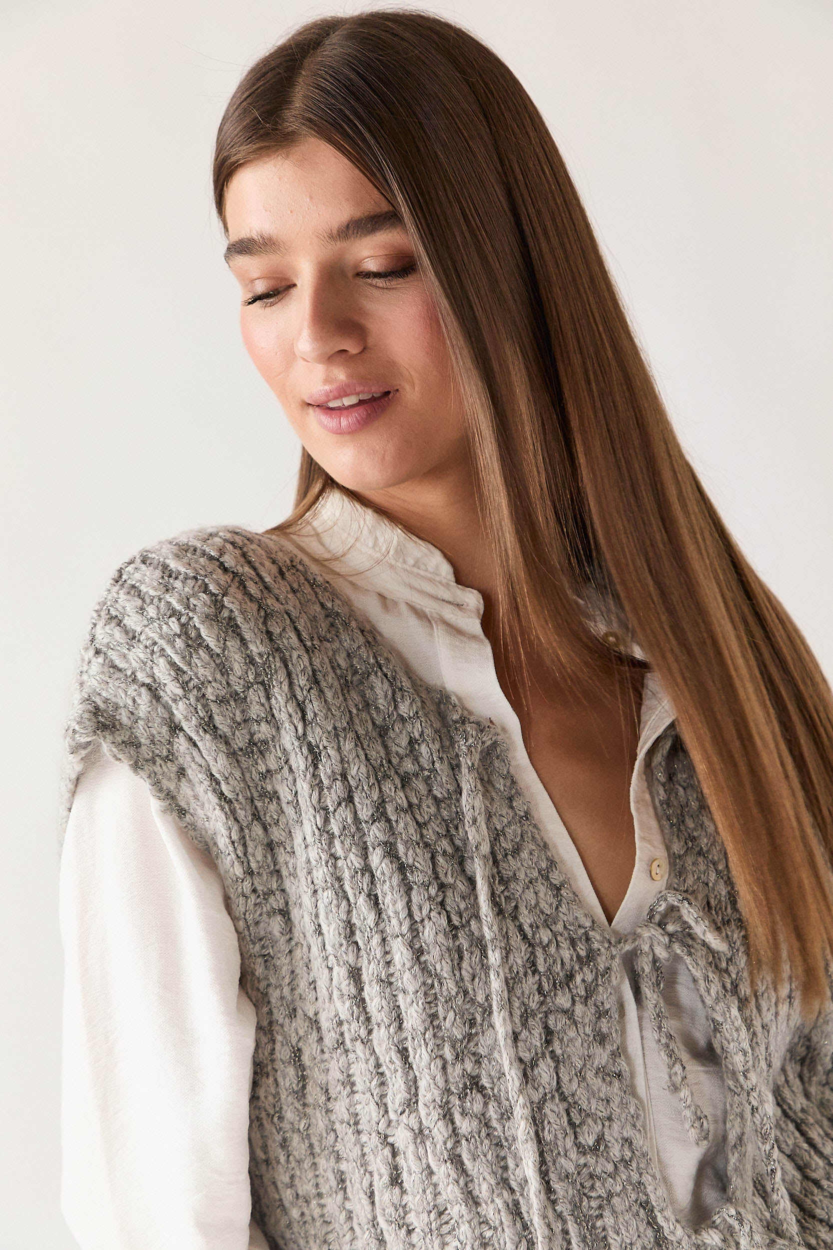 Chaleco lazos gris - Imagen 3