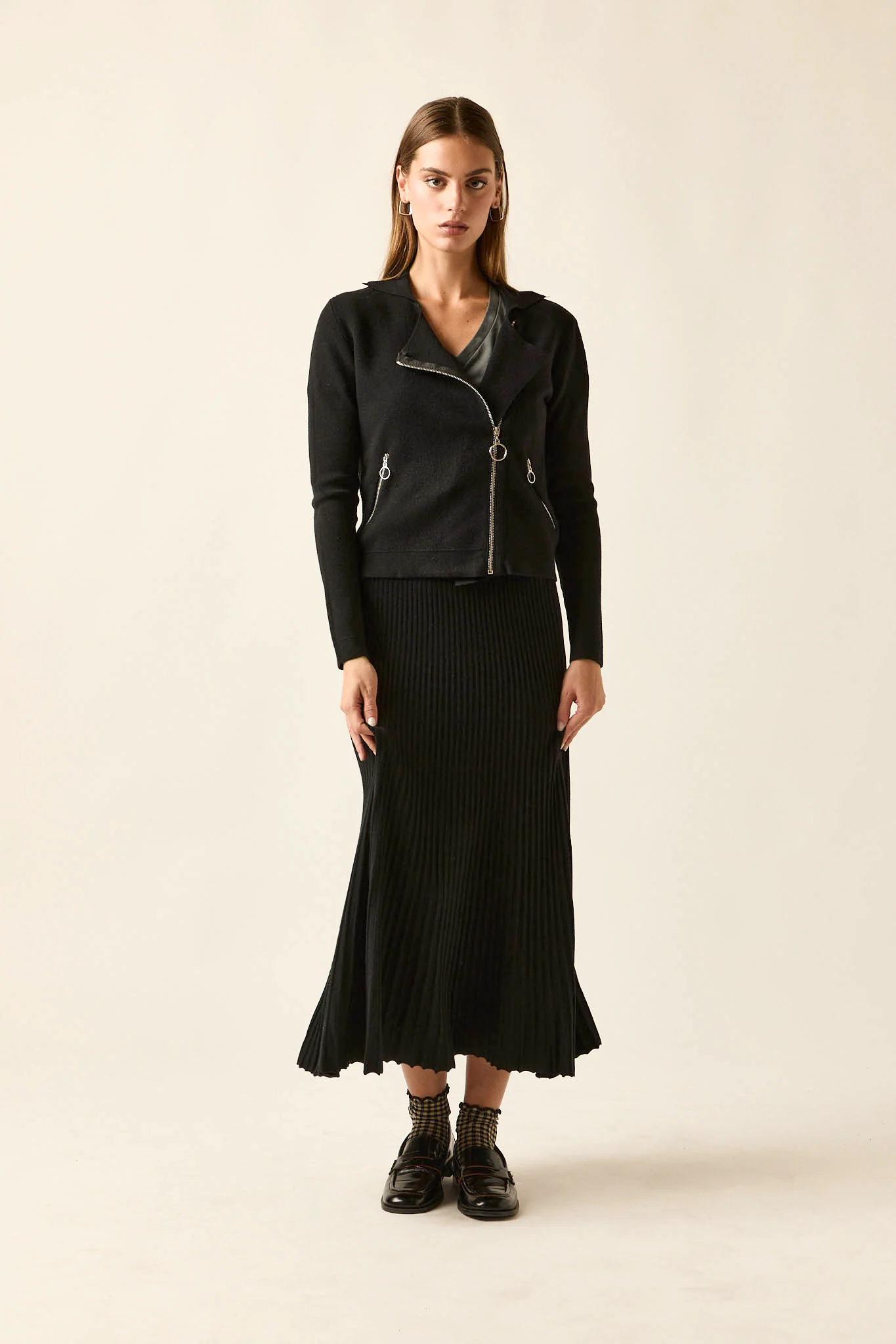 Falda midi punto negro