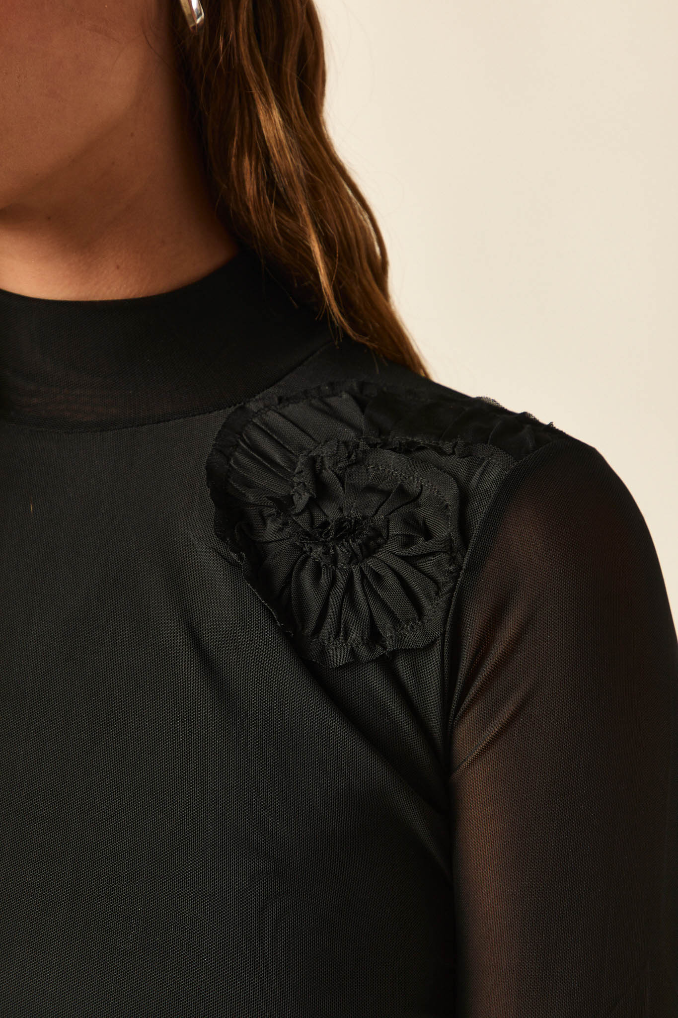 Top tul flores negro - Imagen 4