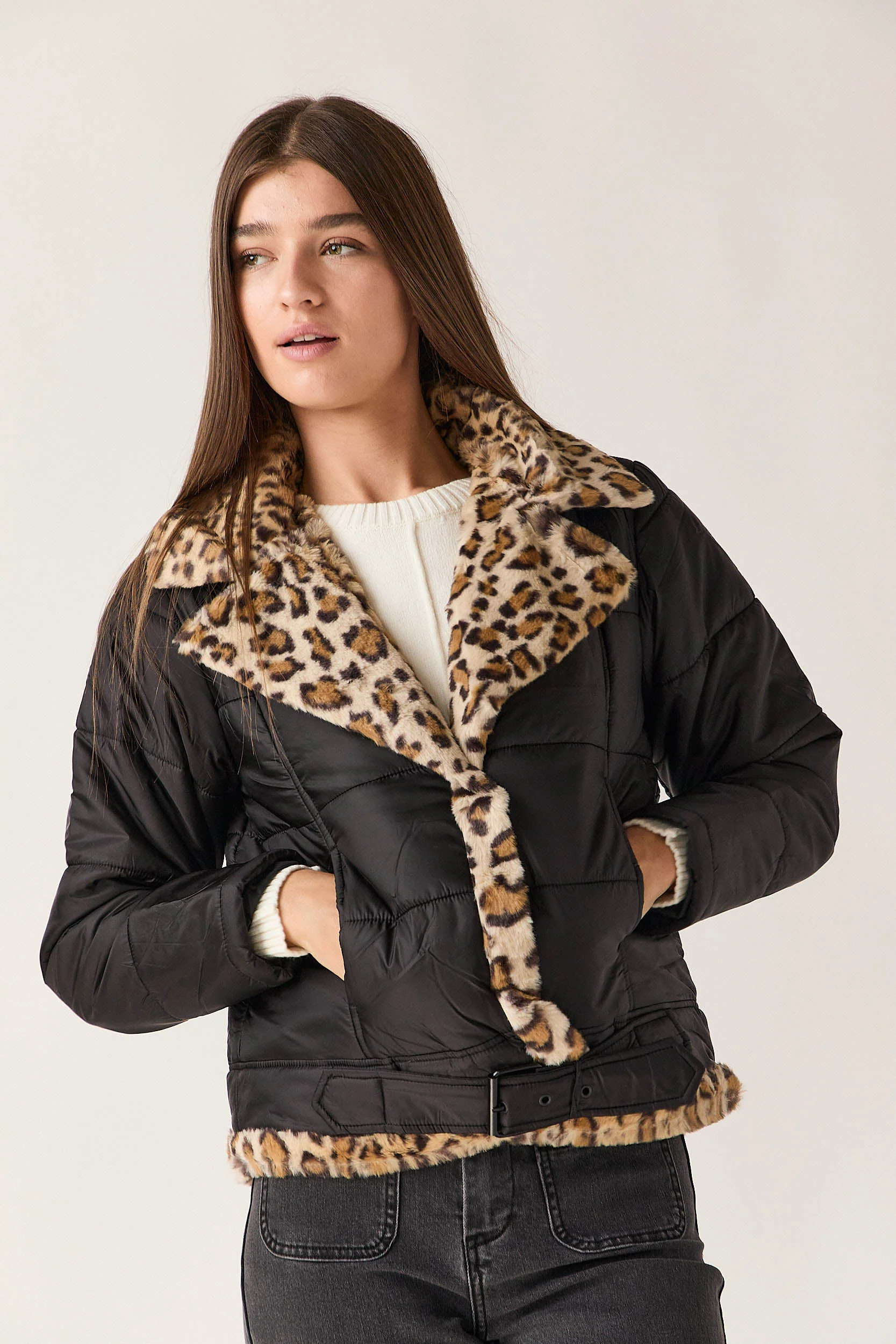 Abrigo nylon borreguito animal print negro - Imagen 2