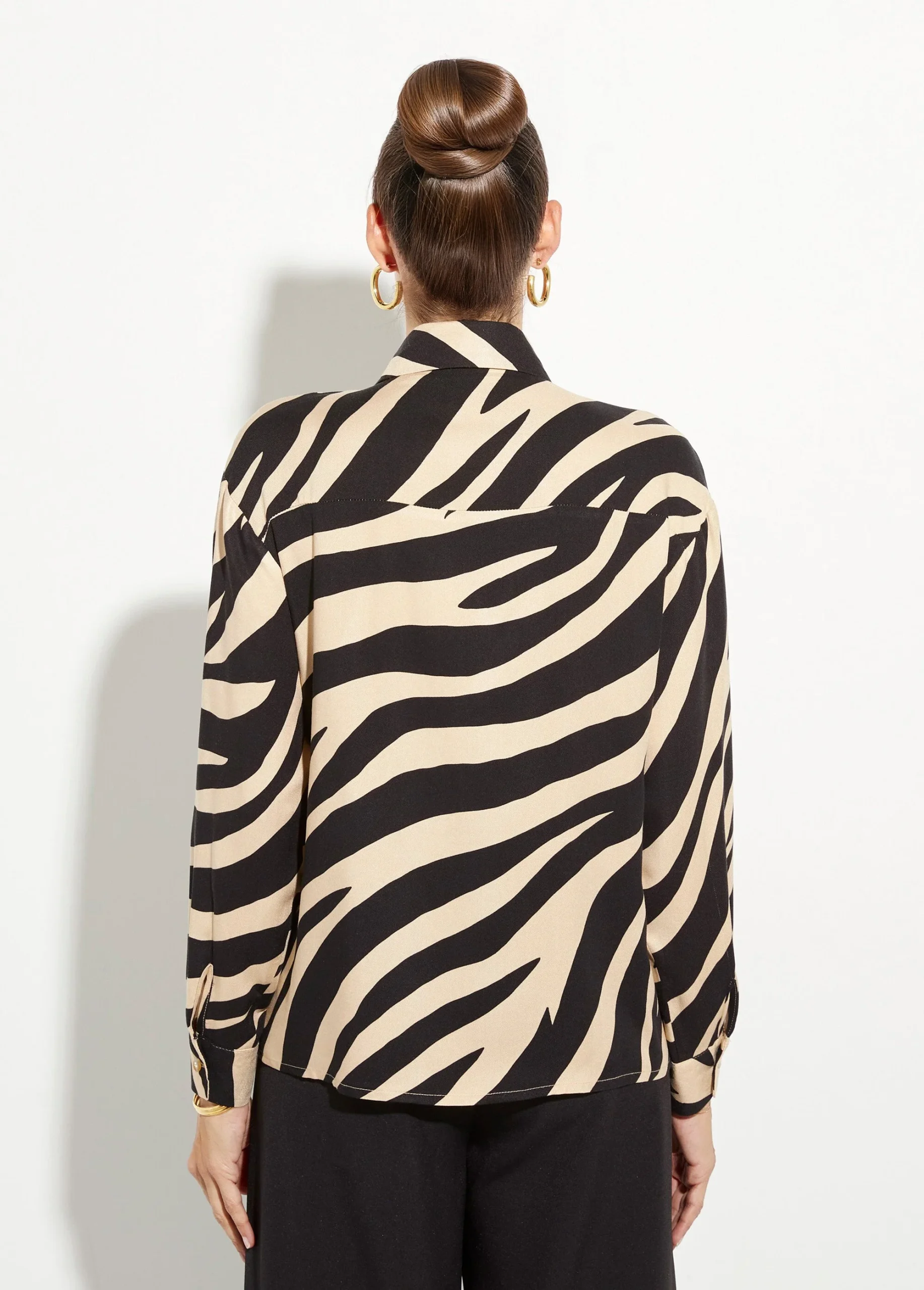 Blusa con estampado de cebra y bolsillos con solapa - Imagen 2