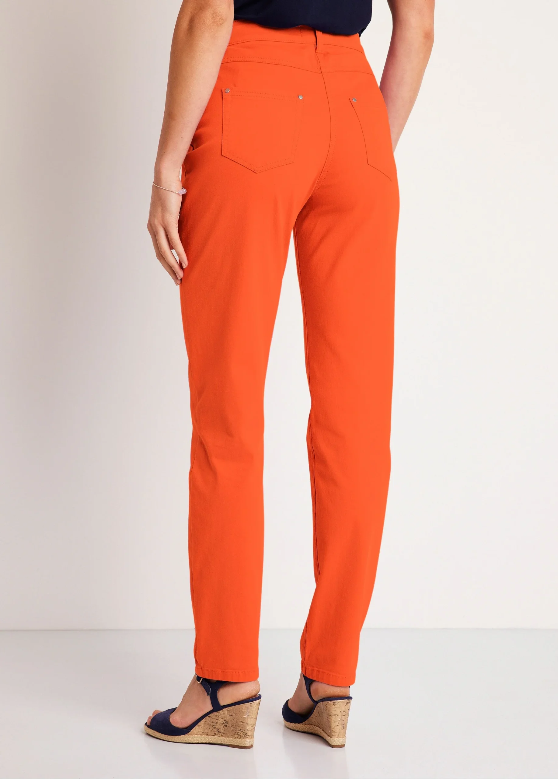 Pantalón recto de algodón elástico de 5 bolsillos - Imagen 2